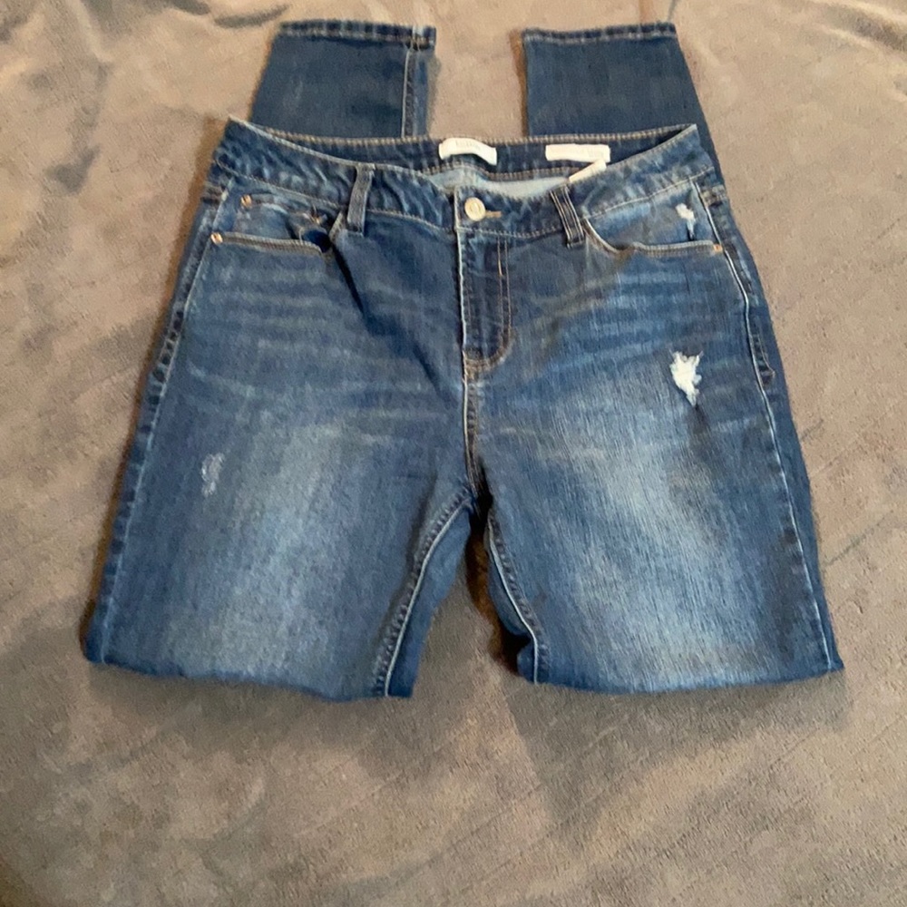 KENISE DARK WASHED JEANS. GREAT CONDITION.